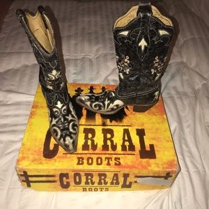 Corral boots